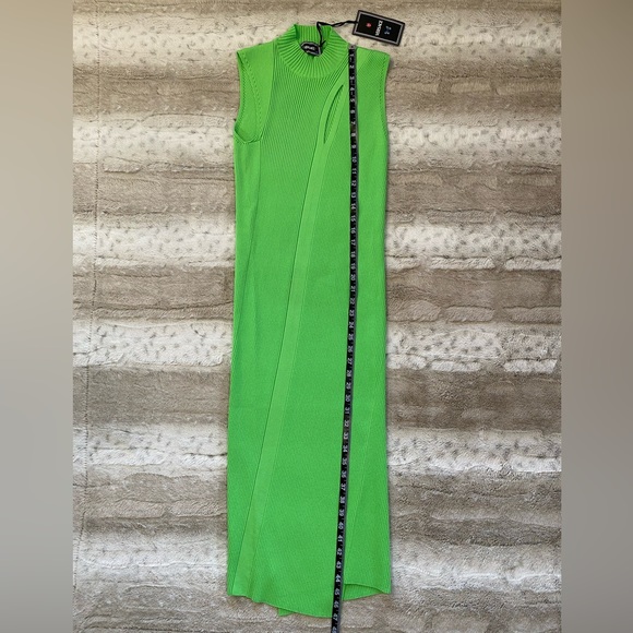 VERSACE💕Sleeveless Slash Midi-Dress in Spring Green - Picture 12 of 14